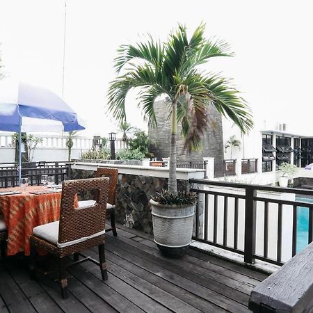 Hotel Santika Pontianak Exterior foto