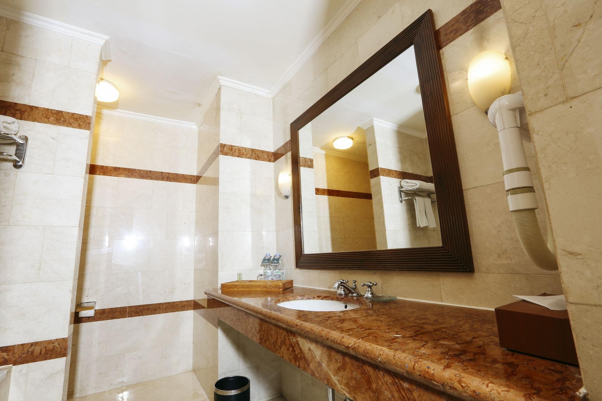 Hotel Santika Pontianak Exterior foto