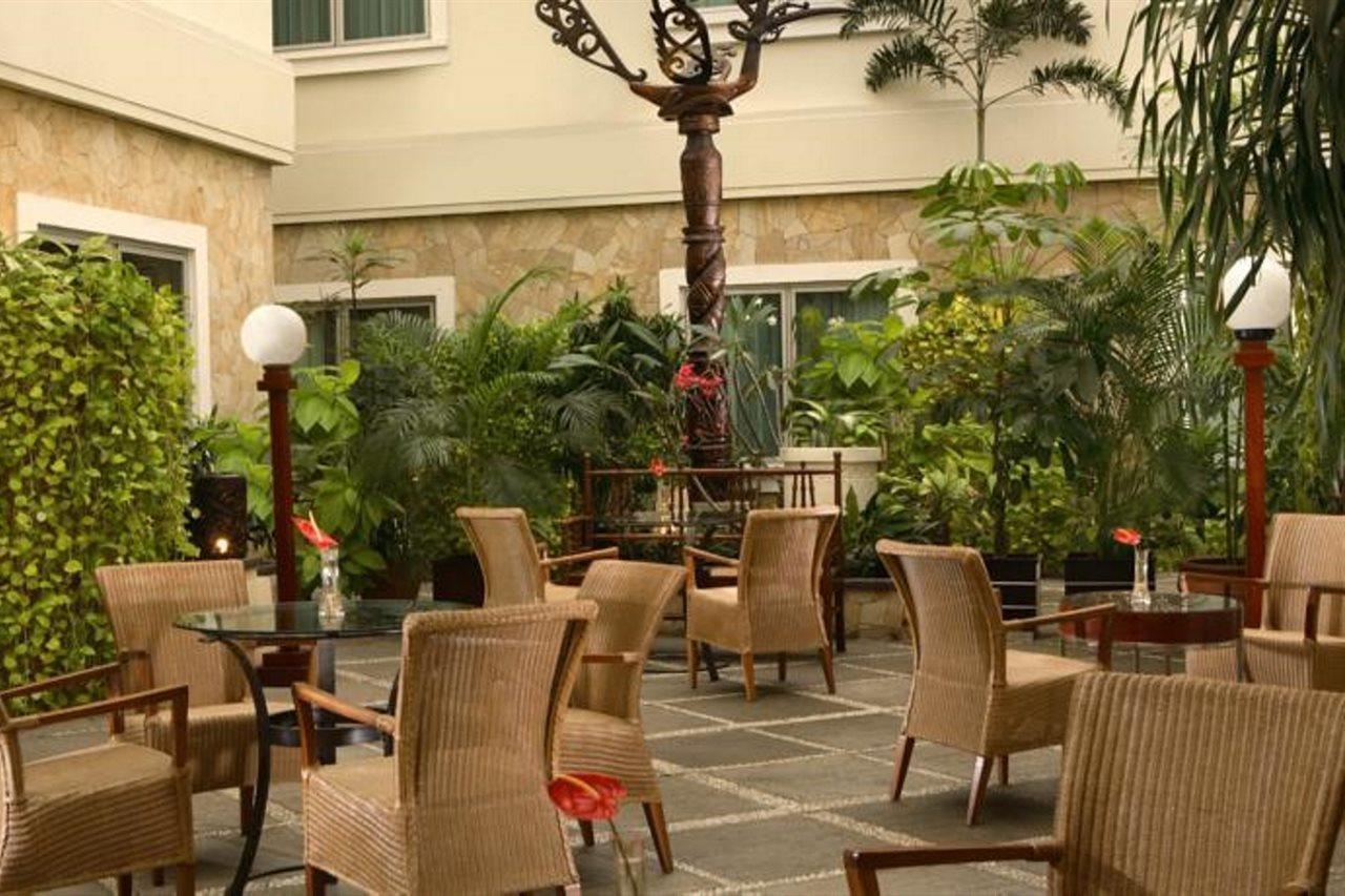 Hotel Santika Pontianak Exterior foto