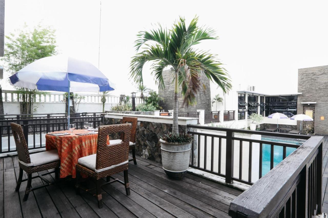 Hotel Santika Pontianak Exterior foto