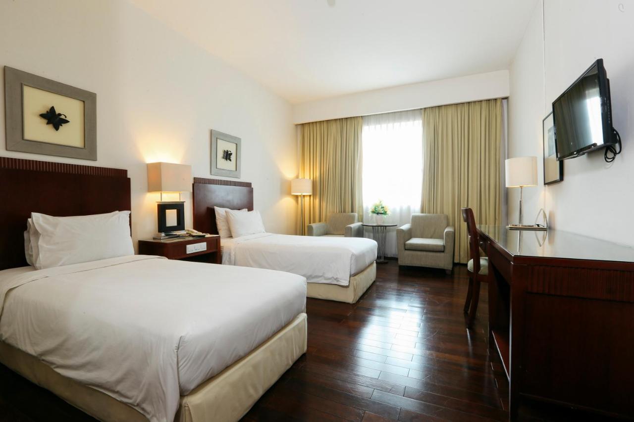 Hotel Santika Pontianak Exterior foto