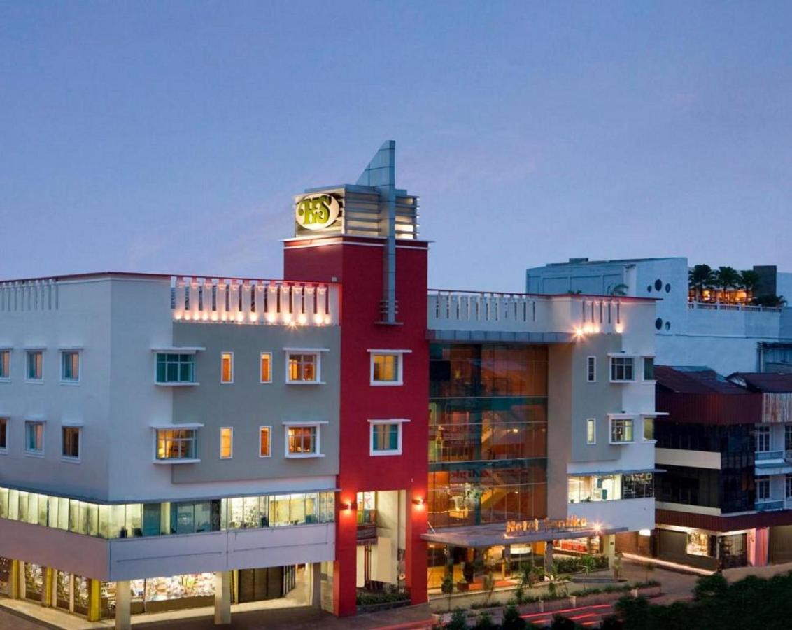 Hotel Santika Pontianak Exterior foto